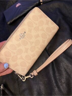 Coach Beige Signature Zip Wristlet with Detachable Strap